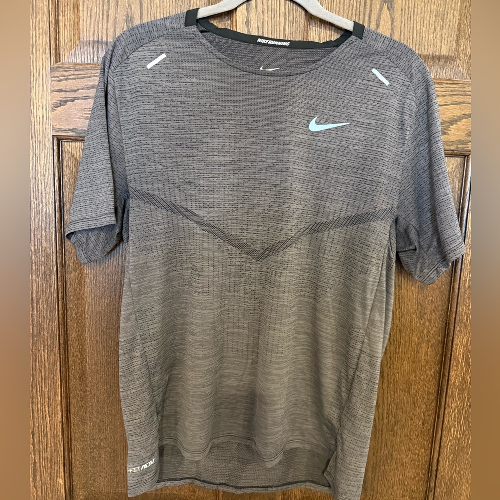 Nike Men's/Unisex Charcoal Gray Workout Tee Size Medium